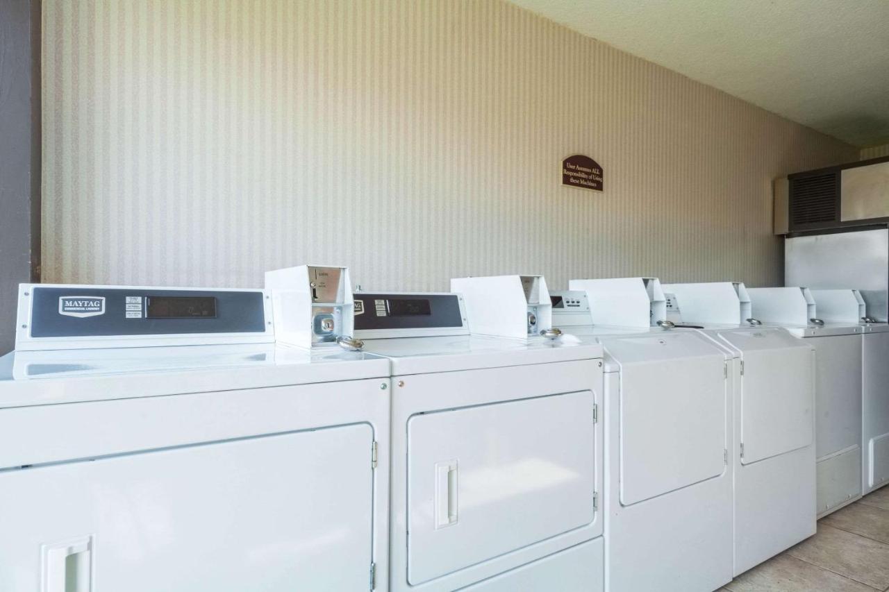 Suburban Studios I-80 Grand Island Doniphan Ngoại thất bức ảnh