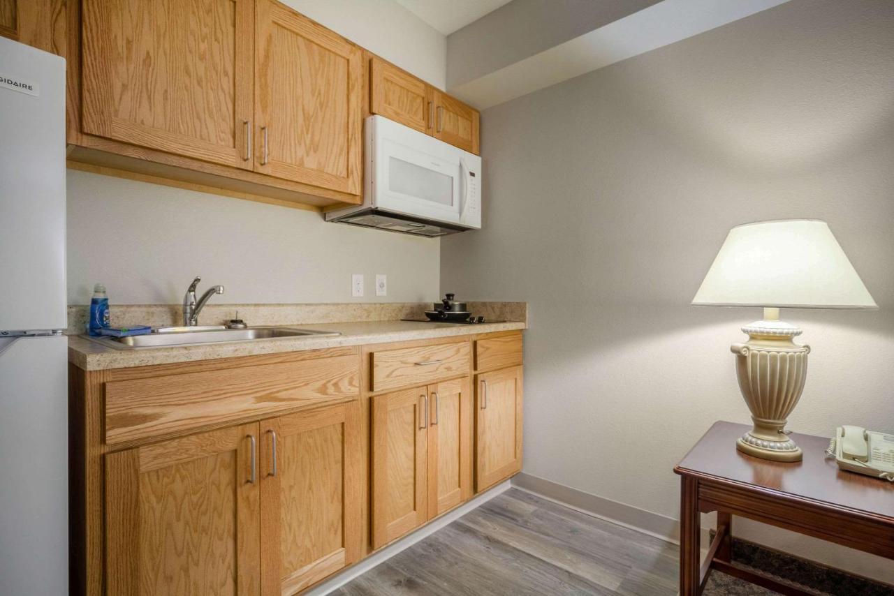 Suburban Studios I-80 Grand Island Doniphan Ngoại thất bức ảnh