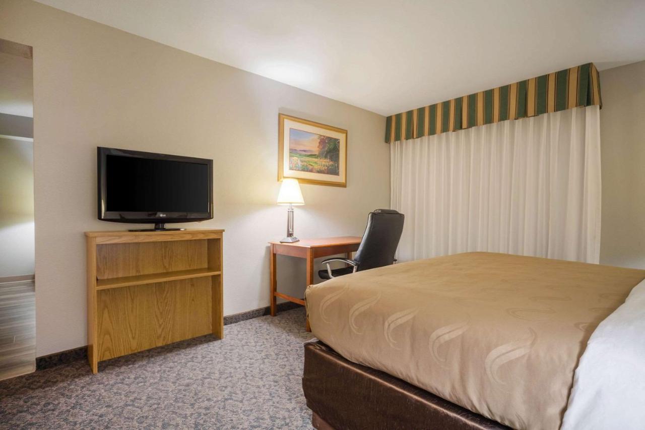 Suburban Studios I-80 Grand Island Doniphan Ngoại thất bức ảnh