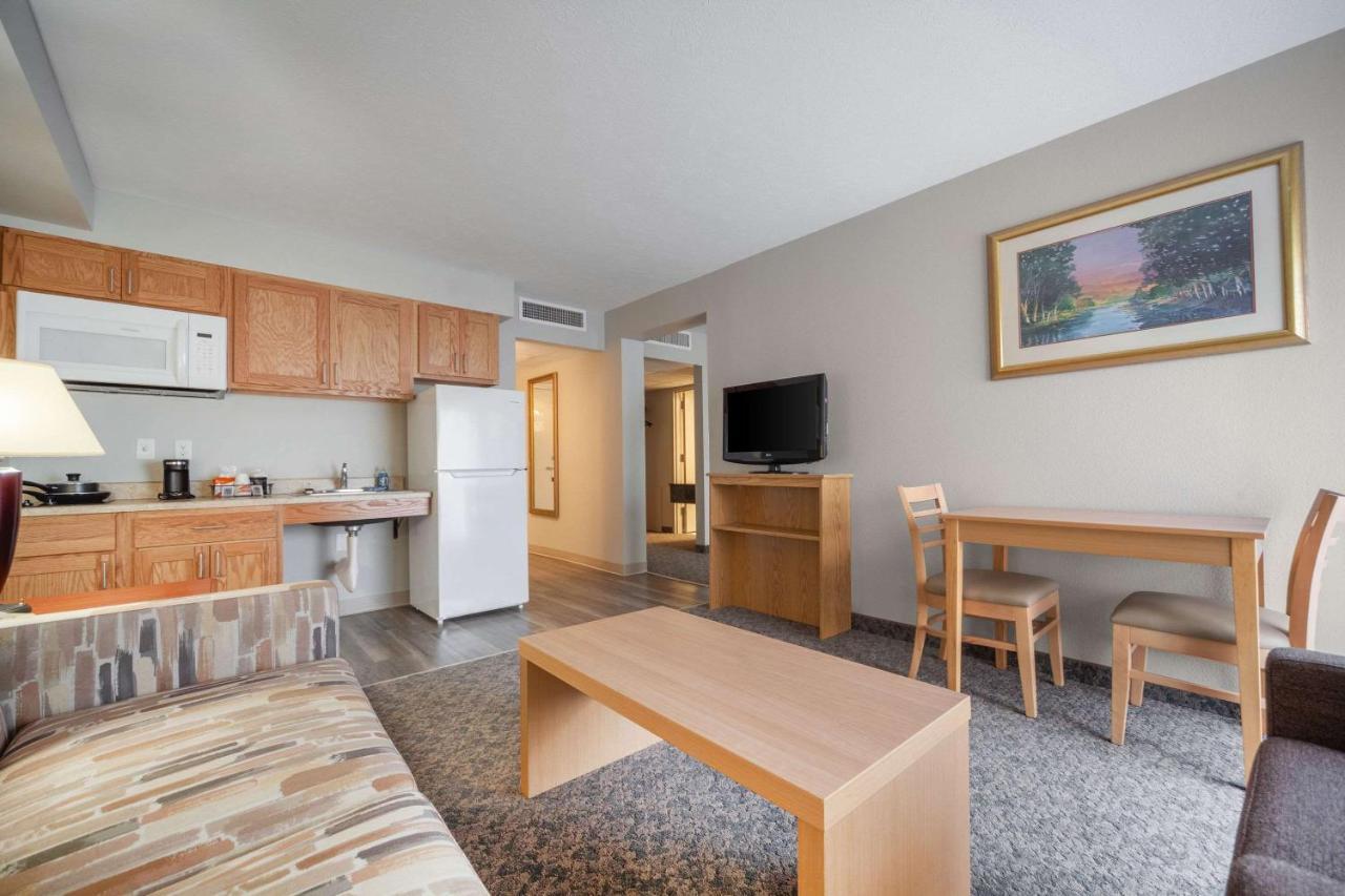 Suburban Studios I-80 Grand Island Doniphan Ngoại thất bức ảnh