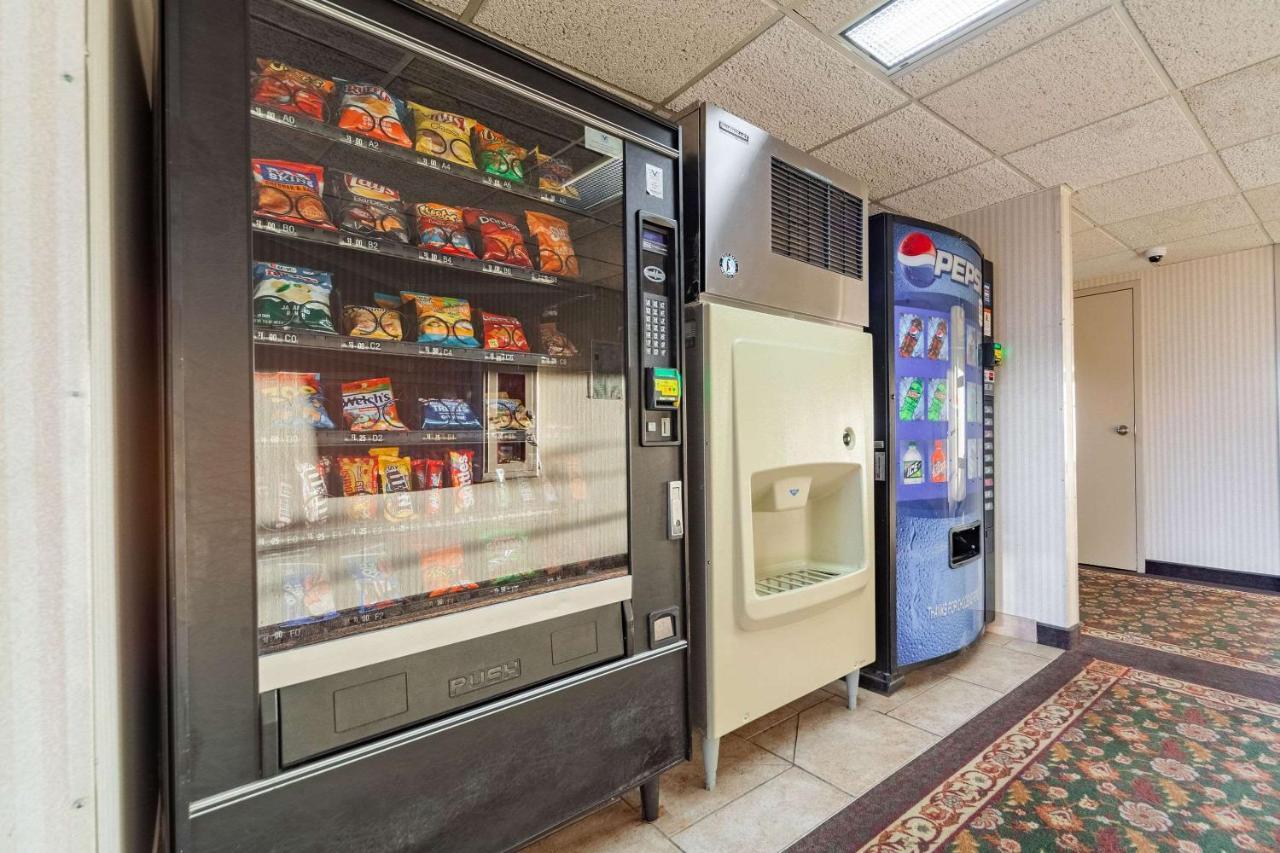 Suburban Studios I-80 Grand Island Doniphan Ngoại thất bức ảnh